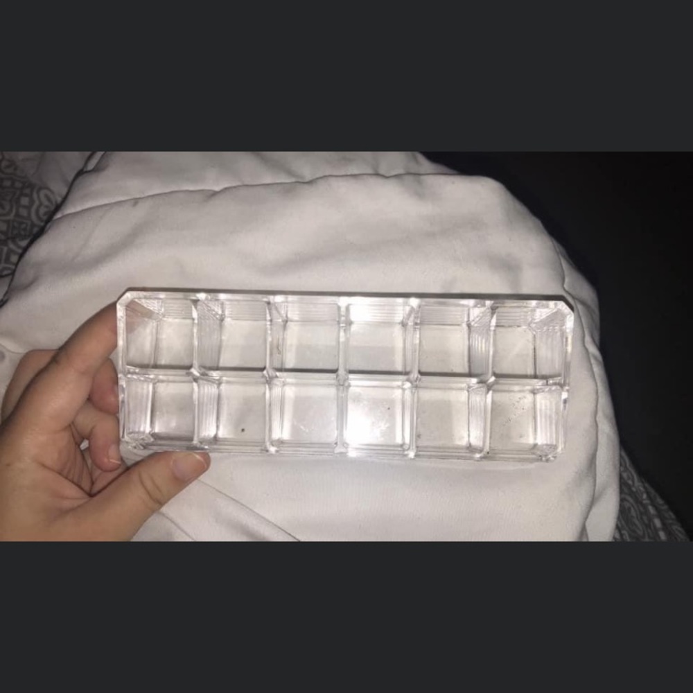 Lipstick organizer